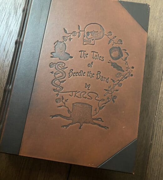 0956010902 The Tales of Beedle the Bard Collector's Box Set Amazon - Leatherette Box