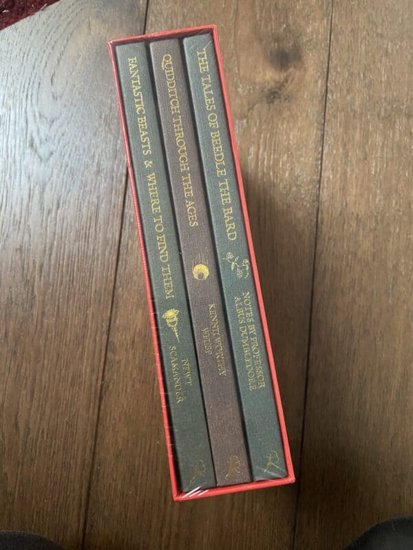 9781408834824 Harry Potter Hogwarts Box Set Sealed - Showing 3 book Title spine